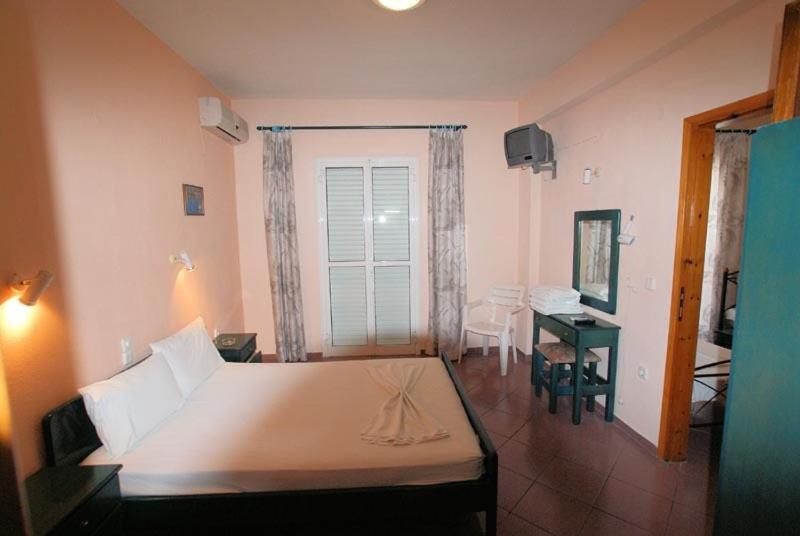 Ilias Studios - Rooms ปาติติริ ภายนอก รูปภาพ